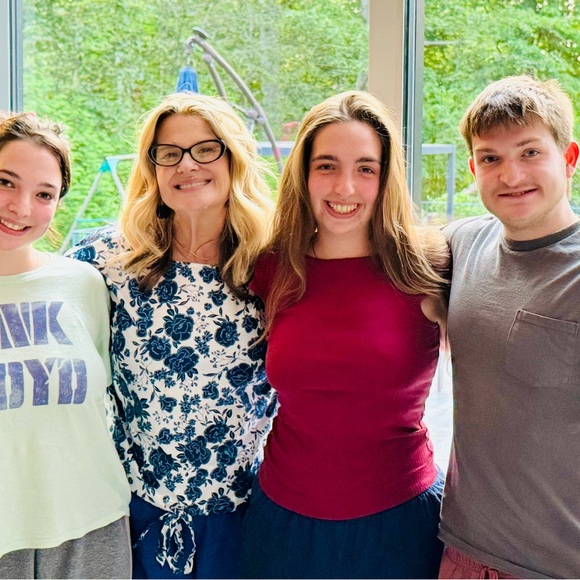 Meet your Posher, Shelley - Picture 5 of 11